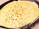 Рецепта Лесни и бързи палачинки с кисело мляко, разтопено масло и яйца